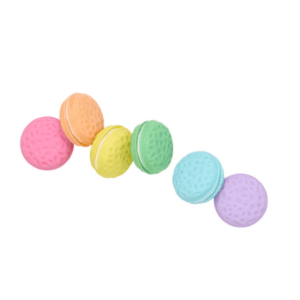 ooly-macarons-erasers-pastel-colors-vanilla-scented-inside-colors.png