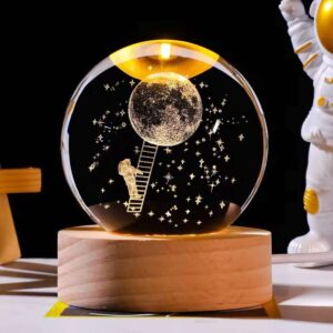 fwtistiko-3d-gyalini-mpala-astronaytis-anevainei-sto-feggari